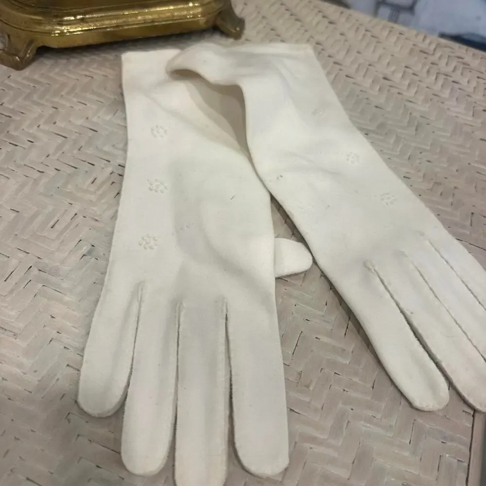 Vintage White Wrist Gloves | Soft Nylon Dress Gloves | Embroidered Floral Detail